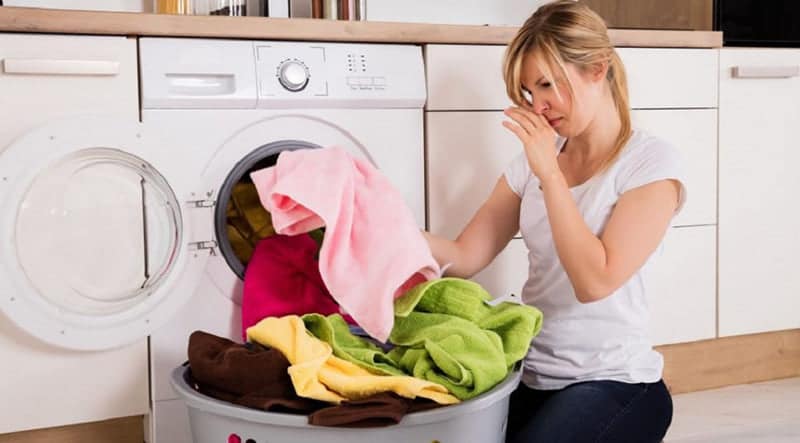 Giặt sạch vật dụng bị ám mùi